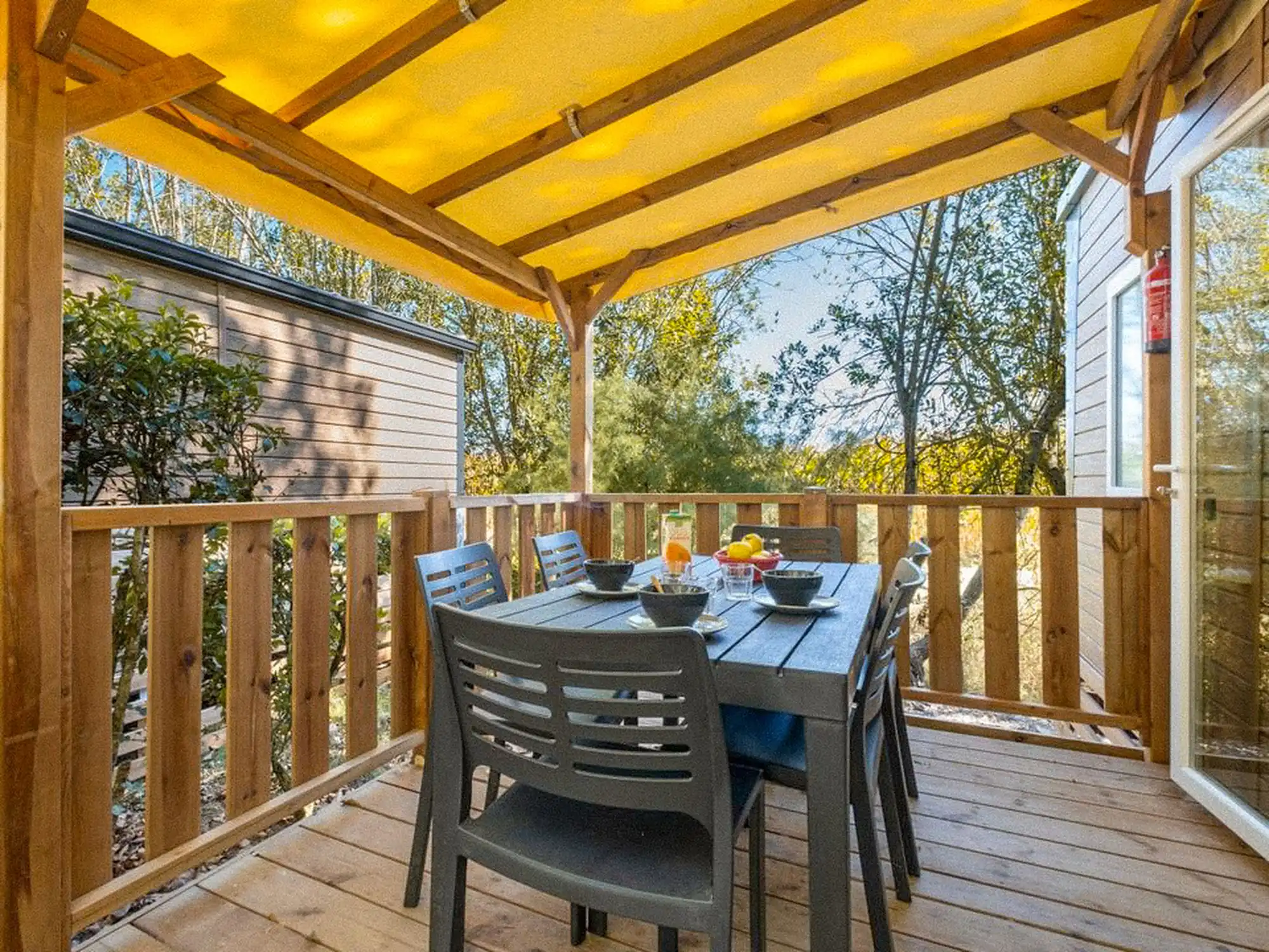 Location mobil home vendée sud camping les mizottes terrasse